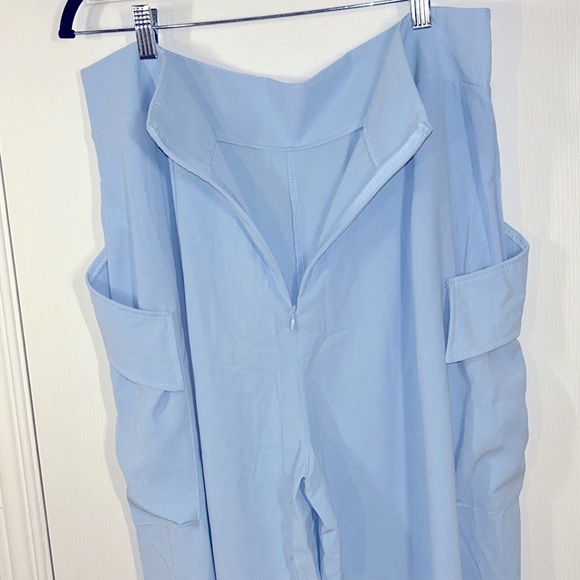 Ladies 2 piece spring/summer ensemble,a beautiful light blue, new never worn, - Picture 8 of 8